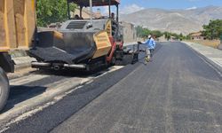 Geçit Yerleşkesinde Asfalt Serim Çalışmaları Yapılıyor