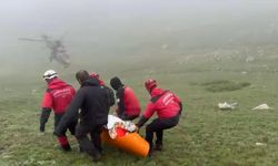 Uçağın Enkazındaki Yaralı Yolcu ve Ölen Pilotun Cenazesi Helikopterle Alındı