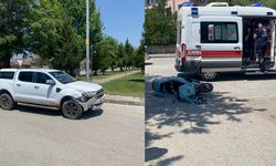 Erzincan’da Otomobil ile Motosiklet Çarpıştı: Sürücü Yaralandı