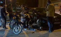 Motosikletle Otomobile Çarpan Genç Yaralandı