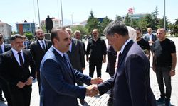Bakan Kacır Erzincan Belediyesi’ni Ziyaret Etti