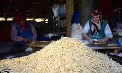 Kemah’ta Kadınların İmece Usulü Kış Hazırlığı Telaşı