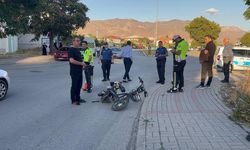 Minibüsün Çarptığı Elektrikli Bisikletteki Çocuk Ağır Yaralandı