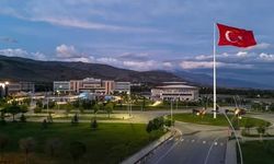 Milletvekili Karaman’dan EBYÜ öğrencilerine “Hoşgeldiniz” Mesajı