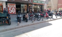 Kaldırımlar ve Yaya Yollarına Motosiklet Parkı Yasaklanıyor
