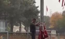 Erzincanlı vatandaşın bayrak hassasiyeti duygulandırdı
