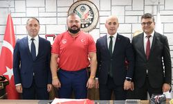 Valilik’ten Sarıçiçek’e Tebrik Ziyareti