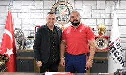 Teknikdirektör Bülent Akan’dan Sarıçiçek’e Tebrik Ziyareti