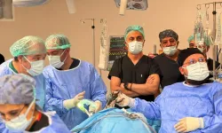 Erzincanlı Prof. Dr. Ethem Geçim Kanser Hastasına Şifa Oldu