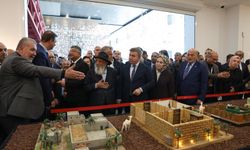 Erzincan’da Sergilenen Mukaddes Emanetler’e Ziyaretçi Akını