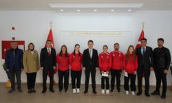 Madalya Balkanlardan, Moral Üzümlü'den