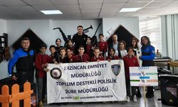 Öğrencilere Ney Hediye Edildi