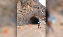 Karanlık Kanyonda Tünel Girişi Temizlendi Yol Ulaşıma Açıldı