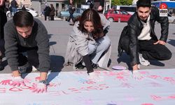 Erzincan’da El İzleriyle Yükselen "Şiddete Hayır" Çağrısı