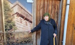 90 Yaşında Fikriye Güller Manileriyle Hayran Bırakıyor