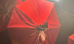 Şemsiyeler Alev Aldı, Elektrik Kaçağı Zamanında Engellendi