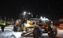 Erzincan Valisi karla mücadele çalışmalarını sahada takip etti