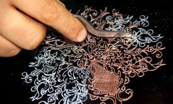 Erzincanlı kadınlar bakır işlemeciliğini yaşatıyor