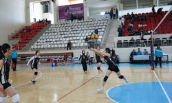 Genç sporcular sahada: Voleybol İl Birinciliği finali devam ediyor