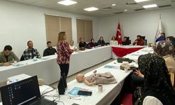 Anne Sütünün Teşviki Kapsamında Aile Hekimlerine Uygulamalı Eğitim