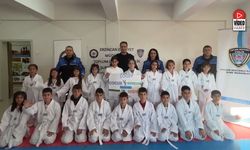 Erzincan’da "Hep Birlikte Aileyiz" Projesi Kapsamında Öğrencilere Tekvando Kıyafeti Desteği
