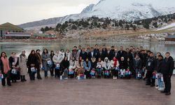 Erzincan'da Mola Veren Doğu Ekspresi Yolcuları Ergan Dağı'nı Keşfetti