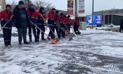 Kent Merkezinde Karla Mücadele Çalışmaları Sürüyor