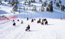 Erzincan'da 70 Öğrenci Ergan Dağı'nda Kızak Keyfi Yaşadı