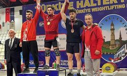 Erzincanlı halterci Özbay Türkiye üçüncüsü oldu