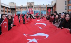 Bayrak Yürüyüşü Yapıldı