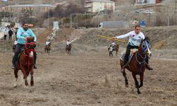 Tercan'ın Kurtuluşunun 108. Yılında Cirit Heyecanı