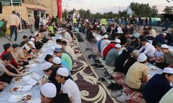 Erzincan'da Vakıflardan Terzibaba Sofrasında Ramazan İftarı