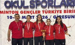 Erzincan Anadolu Lisesi badmintonda Türkiye ikincisi oldu