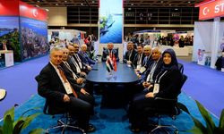 Hong Kong Başkonsolosu EBYÜ Standını Ziyaret Etti