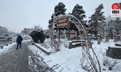 Mart Kapıdan Baktırdı…