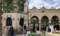 Terzibaba Mezarlığına Arife Gününde Ziyaretçi Akını