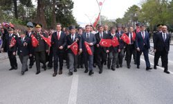 Bayrak Yürüyüşü Yapıldı