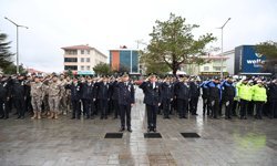 Polis Haftasında Atatürk Anıtına Çelenk Sunma Töreni Düzenlendi