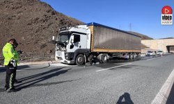 Seyir Halindeki Tırda Çıkan Yangın Söndürüldü