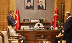 Vali Aydoğdu Makamını Öğrenci Mihriay Keskin'e Devretti