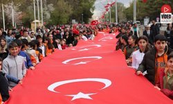 Bayrak Yürüyüşü Yapıldı