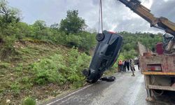 Kemaliye'de Kaza; Otomobil Takla Attı