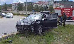 Refahiye'de iki otomobil çarpıştı: 6 yaralı
