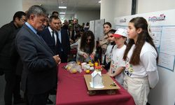 Erzincan'da Öğrenciler Bilim Fuarında Projelerini Sergiledi