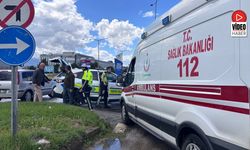 Erzincan'da Kavşakta Kaza: 3 Yaralı