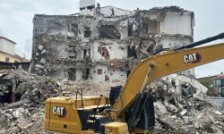 Erzincan’da Riskli Binalar Yıkılıyor