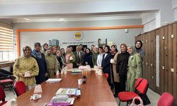Demirkent TOKİ İlk ve Ortaokulunda Anneler Günü Kutlaması