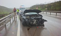 Erzincan- Erzurum Karayolunda Zincirleme Trafik Kazası: 3 Yaralı