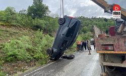 Kemaliye'de Kaza; Otomobil Takla Attı