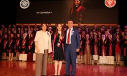 Profesör Anne ve Babanın Kızları da Doktor Oldu